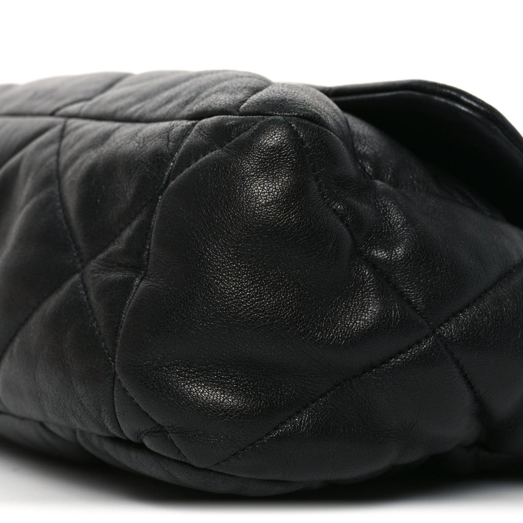 Lambskin Quilted Maxi Chanel 19 Flap Black