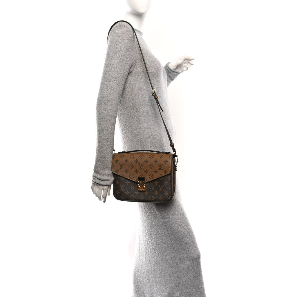 Reverse Monogram Pochette Metis