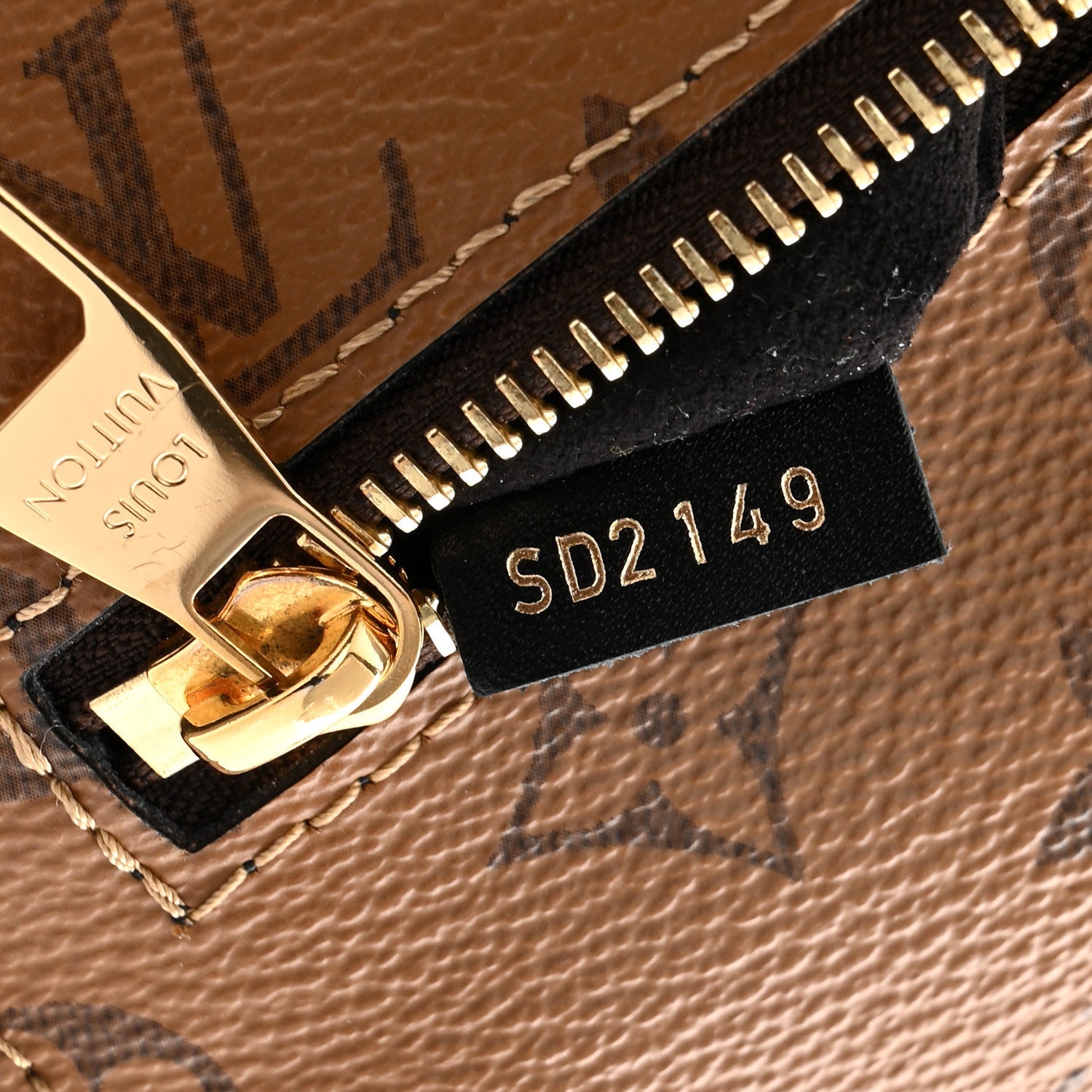 Reverse Monogram Pochette Metis