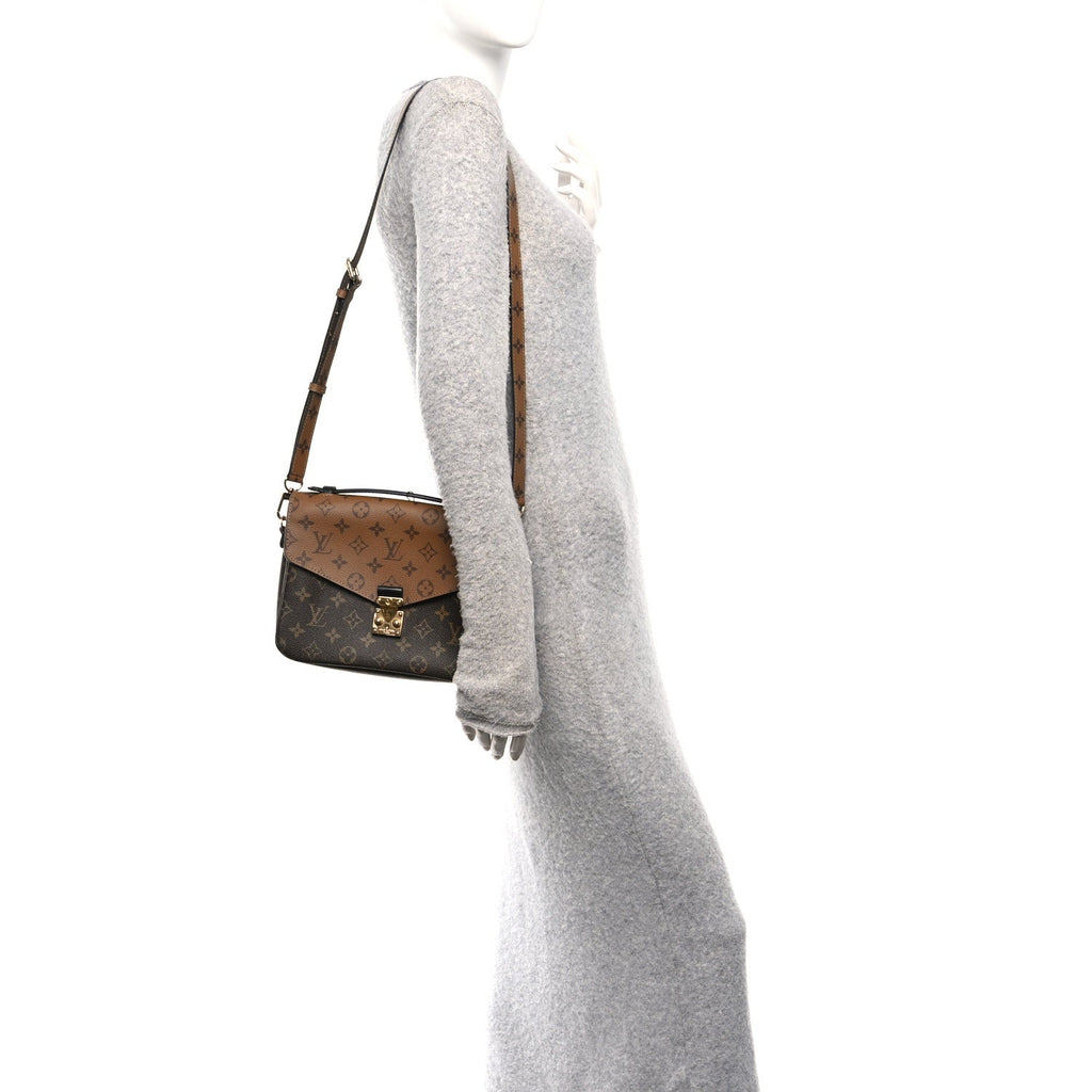 Reverse Monogram Pochette Metis