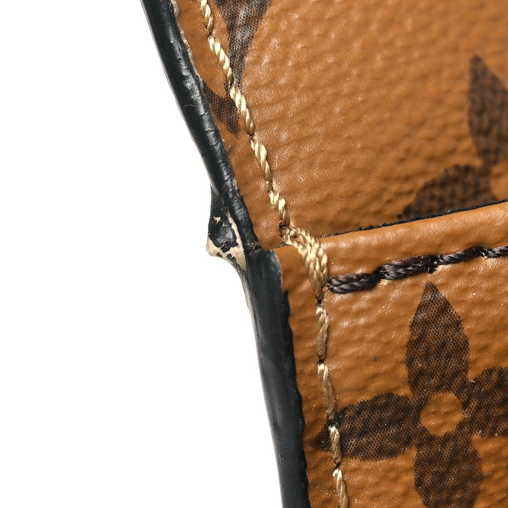 Reverse Monogram Pochette Metis
