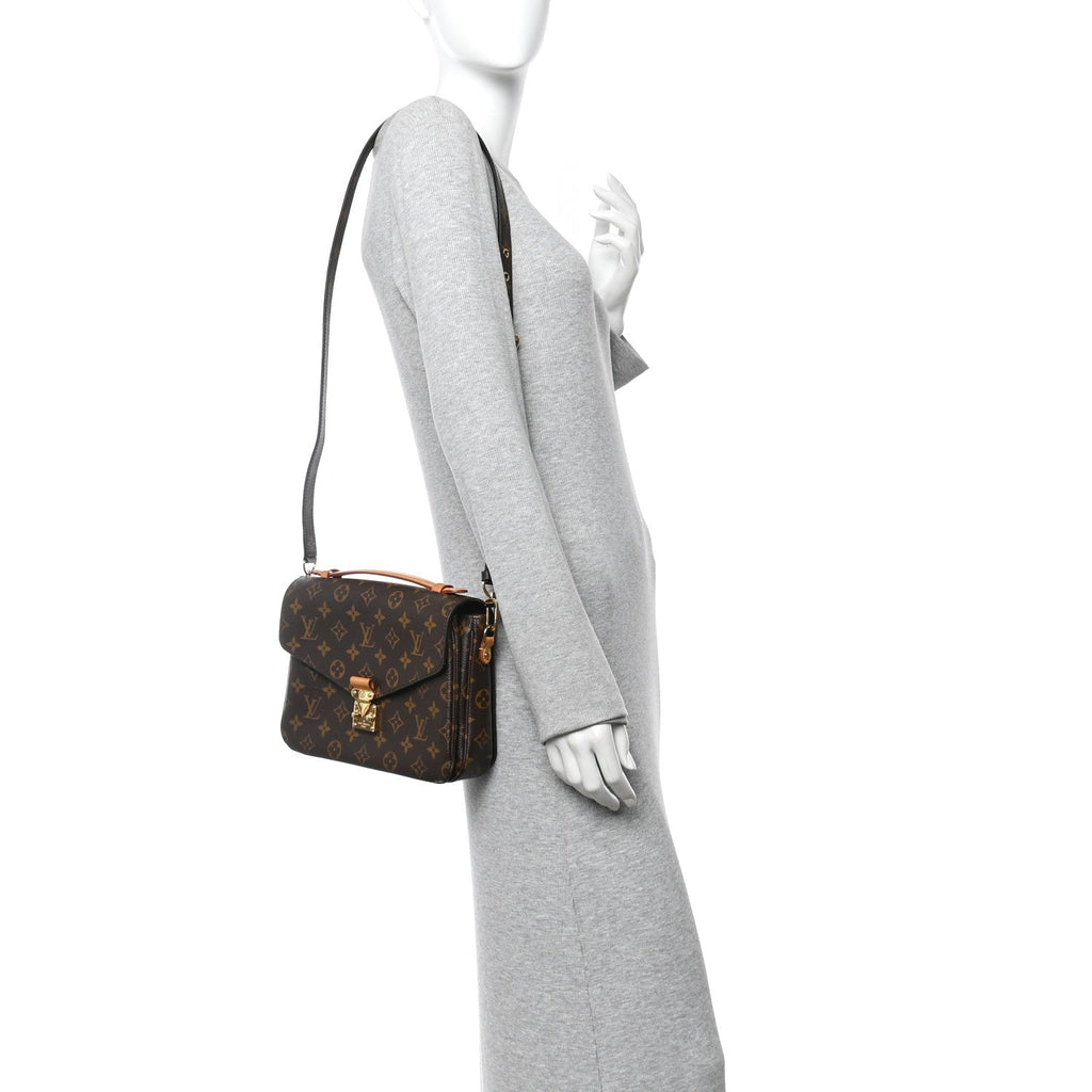 Monogram Pochette Metis