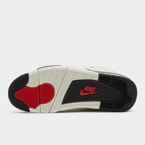 Air Jordan 4 “Flight Club”