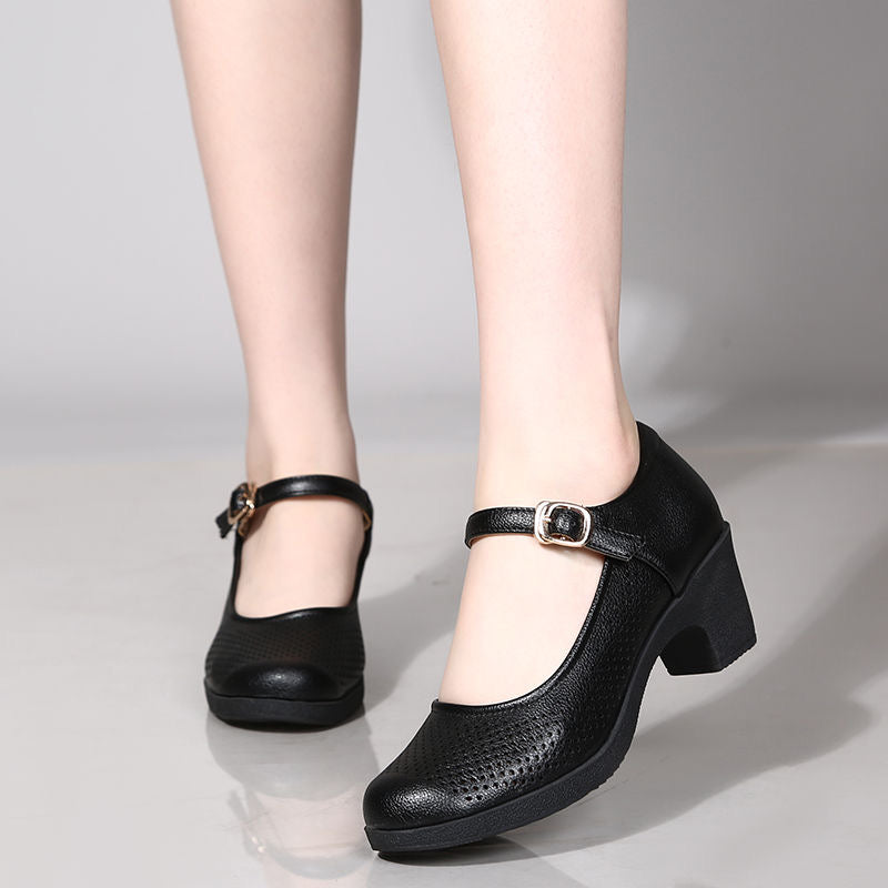 Zapatos de tacón grueso de piel suave y hueca