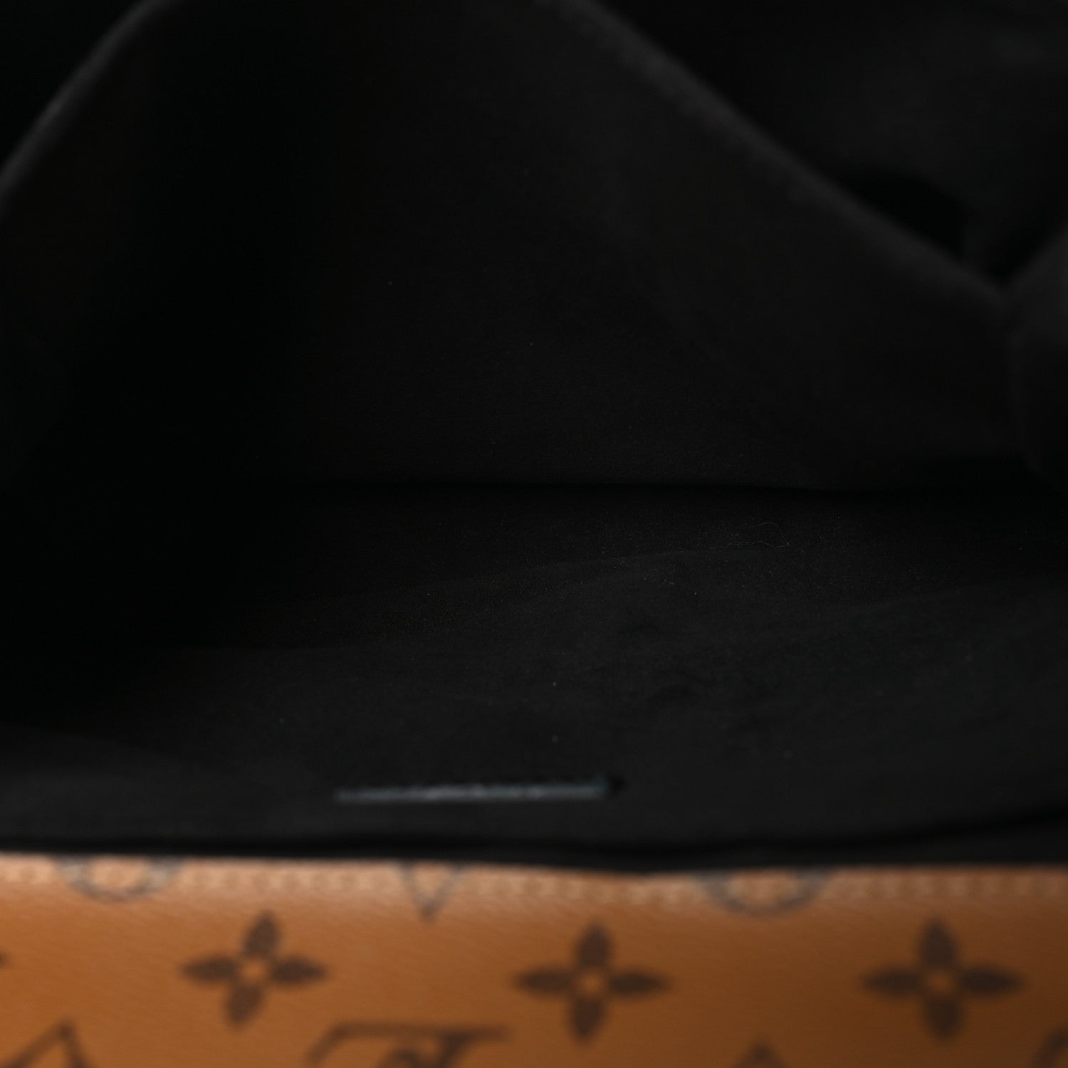 Reverse Monogram Pochette Metis