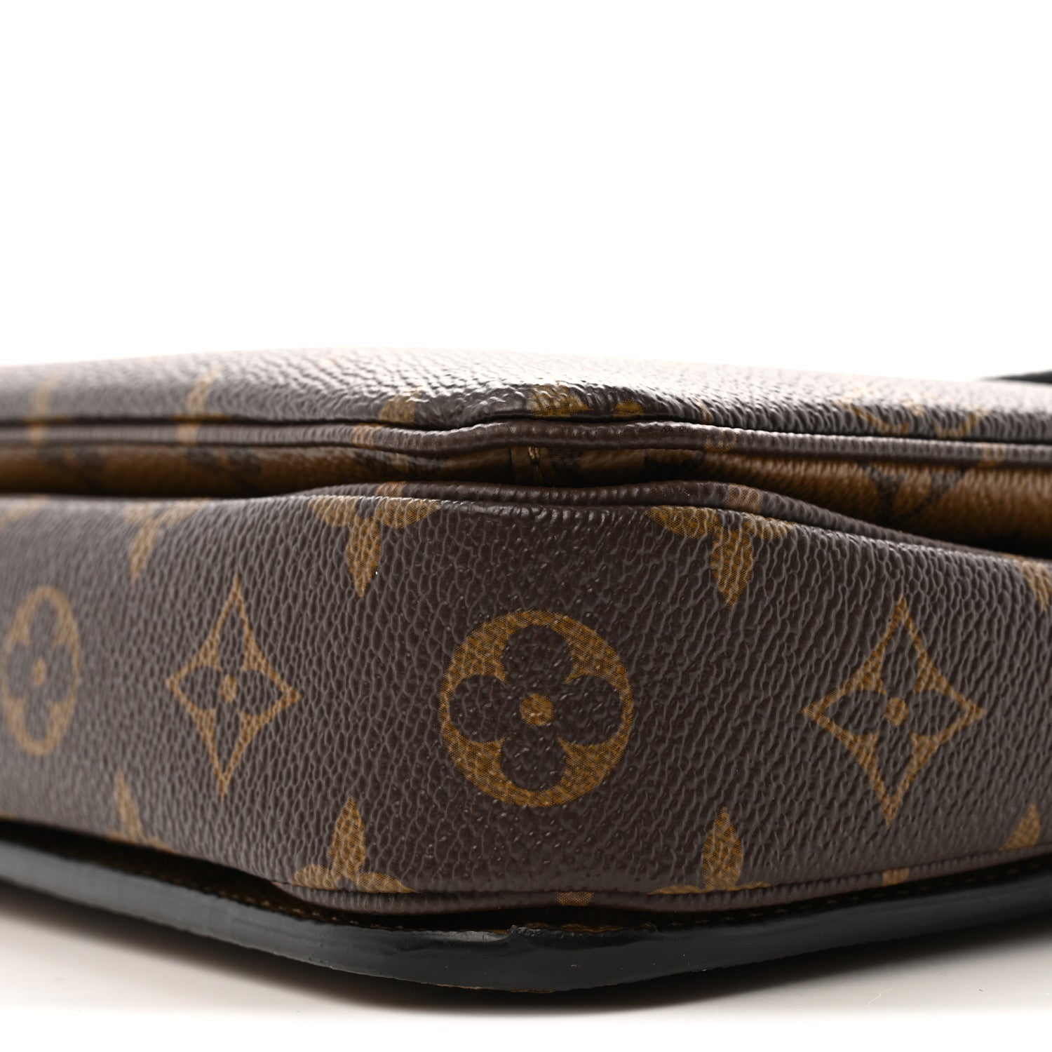 Reverse Monogram Pochette Metis