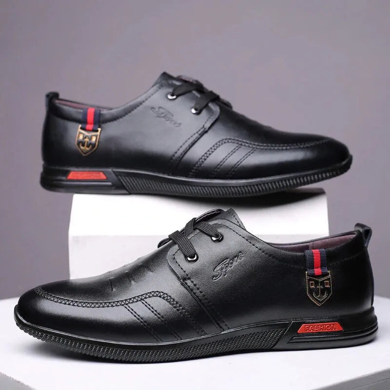 Nuevos zapatos de cuero con suela blanda para hombre