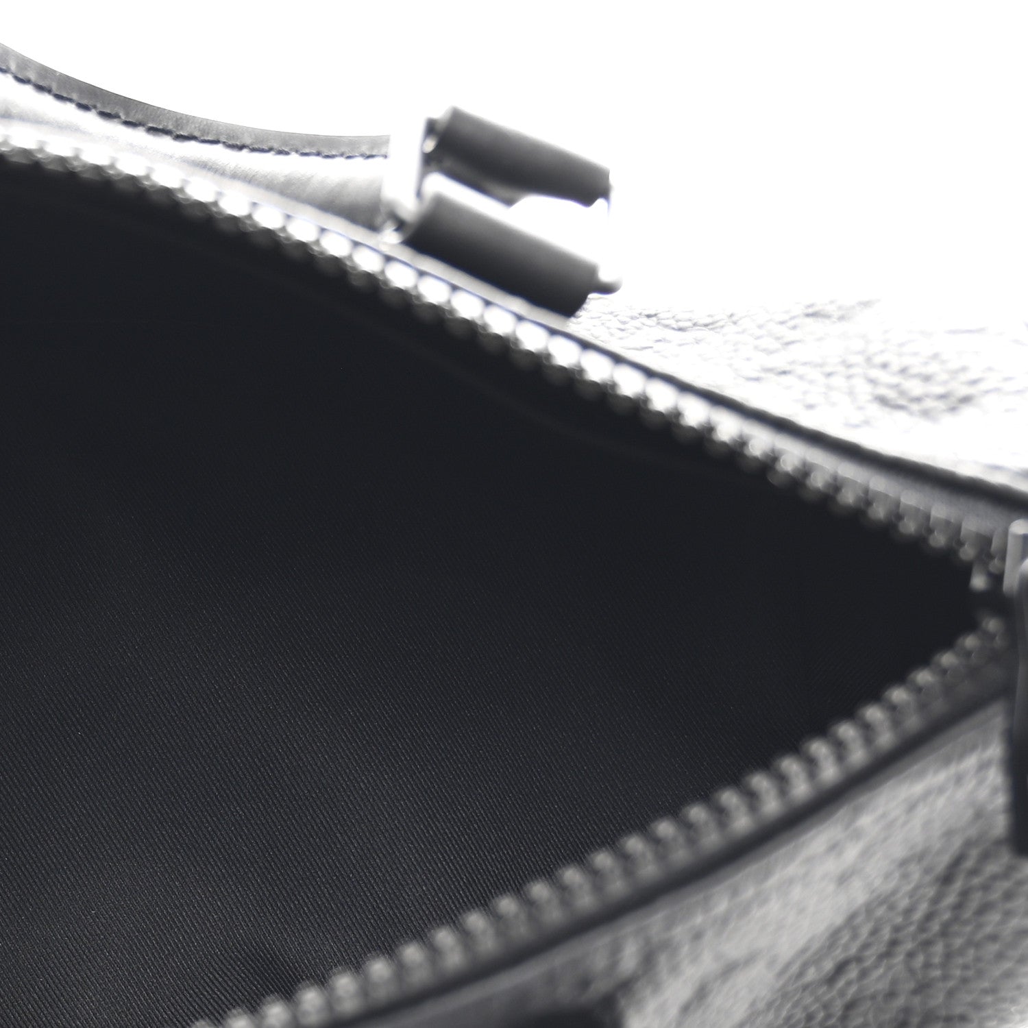 Monogram Taurillon Keepall Bandouliere 25 Black